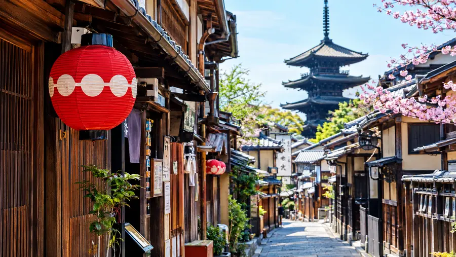 Getting to Gion: Transport & Nearby Attractions