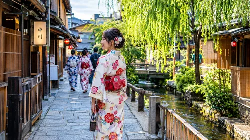 Stroll the Shirakawa Area